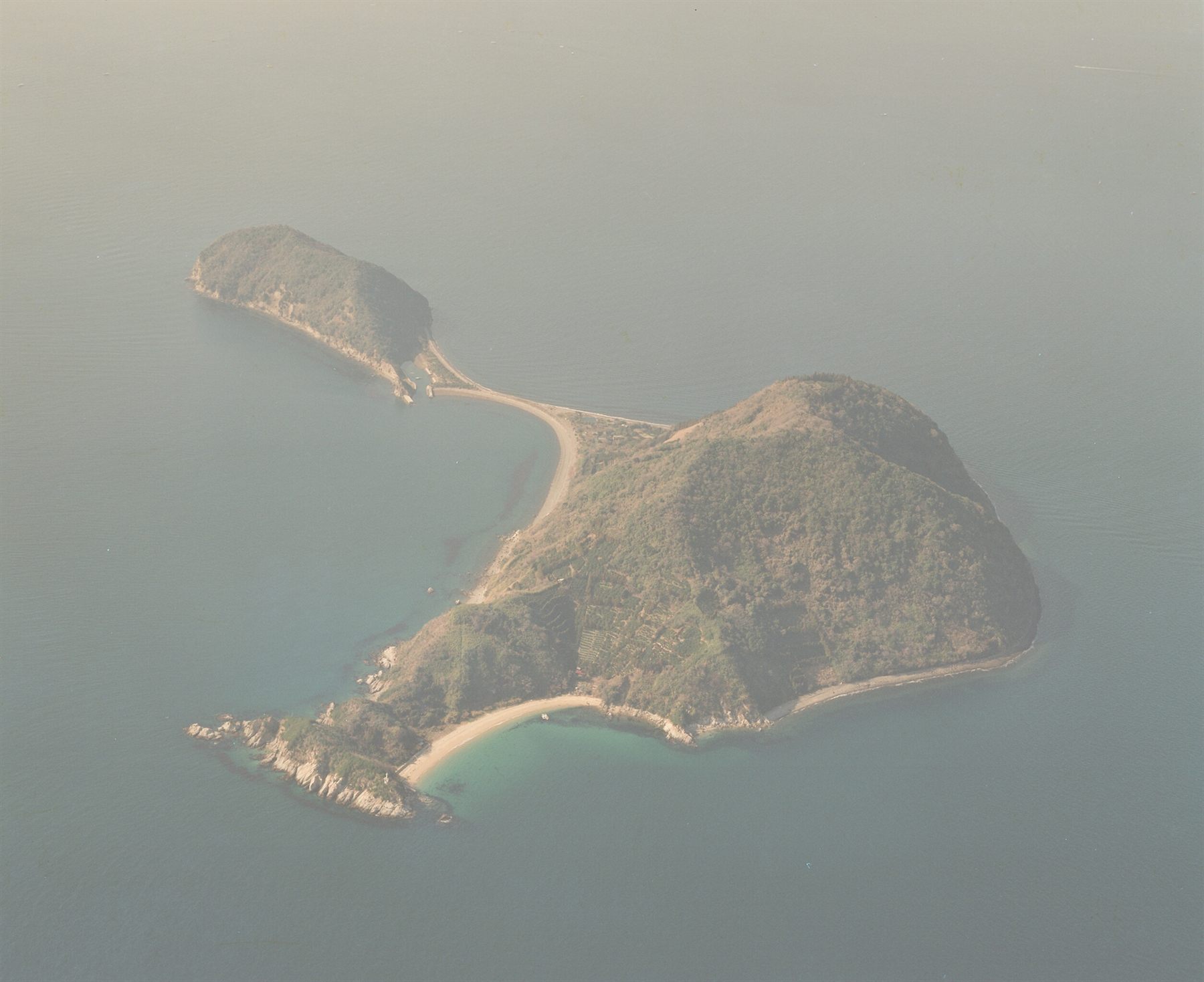 空から見た由利島